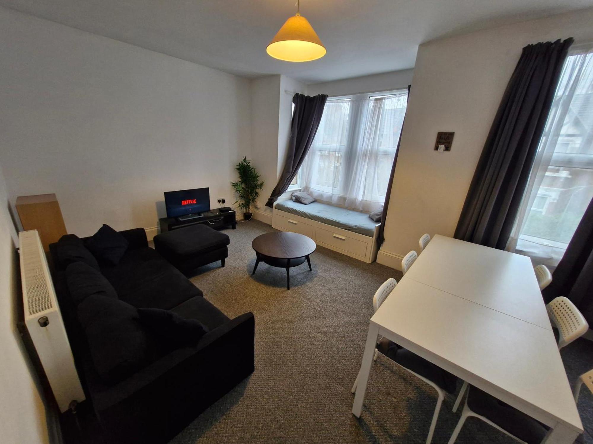 Lovely 3 Bedroom Serviced Apartment In Leytonstone London Kültér fotó